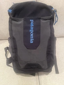 Zaino da trekking Patagonia Yerba 24 L nero/blu - usato, circa Altezza 18" - Foto 1 di 4