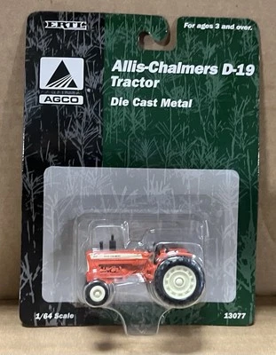 ERTL Allis Chalmers D-19 Tractor On Green Card 1/64 NIP - Image 1 of 2