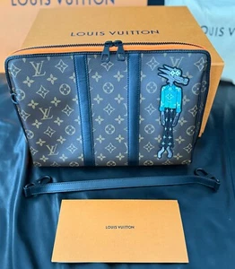 Louis Vuitton Monogram (LV Friends) Keepall Pouch/Tasche - NEU - OVP - M80130 - Bild 1 von 17