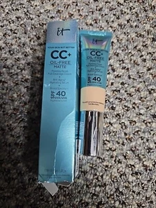 IT Cosmetics Your Skin But Better CC+ ölfrei matt LSF 40 LIGHT Ablaufdatum 02/25 - Bild 1 von 4