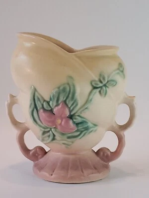 Jarrón de flores silvestres vintage de cerámica artística de casco de 6" x 6" x 3" número W-5 usado en excelente estado  Foto 1 de 4