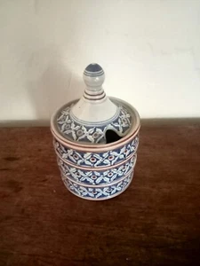 Studio Pottery - Abstract Design Lidded Preserve Pot (Signed). - Picture 1 of 6