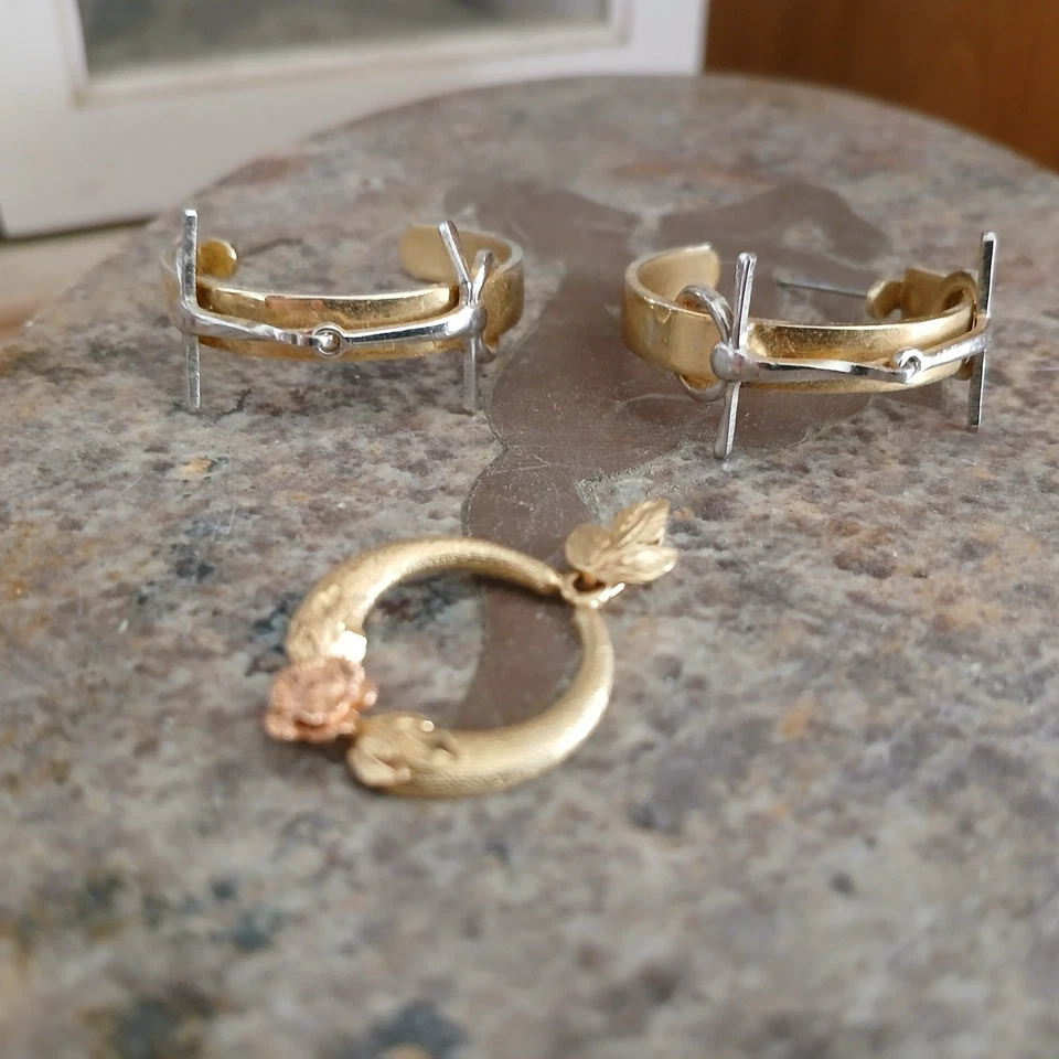 Pendiente de broca de oro y colgante de oro Black Hills Foto 1 de 1