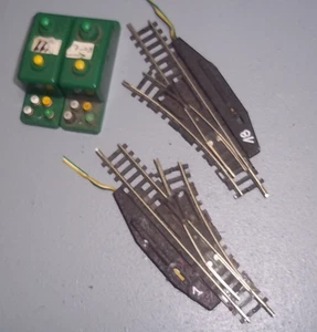 minitrix weichen spur n, 1 Stück links + 1 Stück rechts (1 paar) + 2x Schalter ! - Bild 1 von 2
