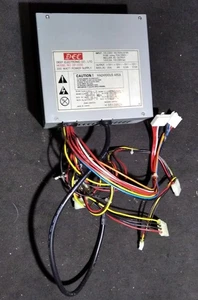 Alimentation ATX 200W DEC DEEP ELECTRONIC DP-2000 - AT P8 P9 + 3 MOLEX + Switch - Afbeelding 1 van 3
