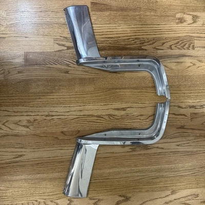 Lincoln Continental 1961 1965 FR y FL guardabarros moldura delantera inferior parachoques  Foto 1 de 4