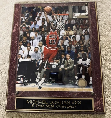 Placa Chicago Bulls Michael Jordan 6 vezes campeão da NBA - Imagem 1 de 2