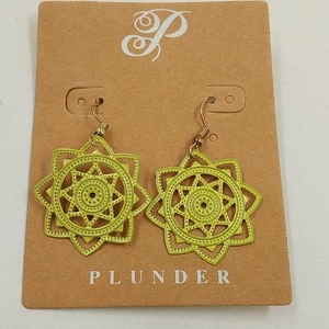 Plunder Light Yellow Geometric Star Filagree Fretwork Hook Dangle Drop Earrings - Picture 1 of 4