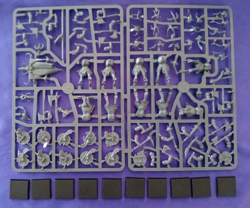 10 Gors NEW Beastmen Warhammer The Old World, NEW on sprue - Image 1 of 1