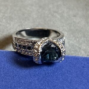 Avon Cocktail Ring Blue Faux Sapphire & Pave Rhinestones size 6 Silver Tone New