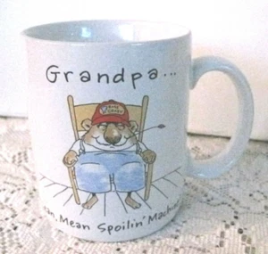 Taza de café "Grandpa Lean Mean Spoilin' Machine" caja de zapatos sello saludos de colección - Imagen 1 de 5
