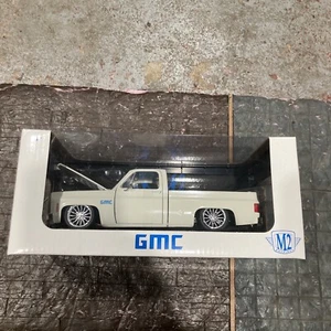 M2 Machines 1976 GMC Sierra Grande 15 - Custom R127 White - Picture 1 of 8