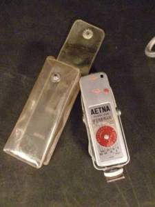 VTG AETNA VENTOLA PIEGHEVOLE TIPO B-C FOTOCAMERA ATTACCO FLASH IN CUSTODIA ORIGINALE - Foto 1 di 5