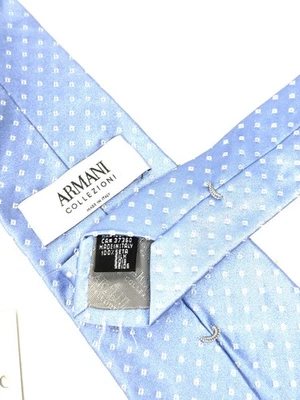 Corbata de seda Armani Collezioni hecha en Italia topacio azul tejido satinado diamantes limpios sin precio base Foto 1 de 4