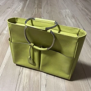 Bolso de mano Gucci para mujer amarillo verde logotipo encanto mango mediano de metal bolsillos auténticos - Imagen 1 de 24