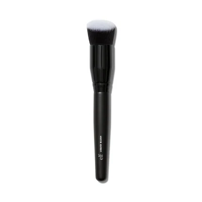 e.l.f. Camo Liquid Blush Brush, abgewinkelter Rougepinsel ideal zum Auftragen & Verblenden
