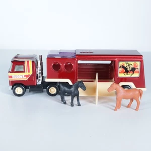 Vintage 1980 Red Buddy L 10" Stables Mack Truck & Horse Trailer Pressed Steel - Bild 1 von 13