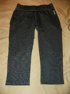 Women's Reebok Workout Pants Black Cropped Size Medium - Picture 1 of 4
