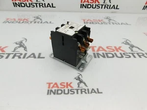 3100-30U8778CY Contractor 50/60Hz 208-240 Vac - Picture 1 of 3