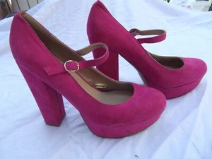 SIZE 7.5 Forever 21 pink faux suede thick heeled shoes - Picture 1 of 5