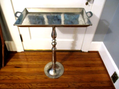 ¡Fabuloso! Mesa para servir cócteles mayordomos de pie francesa de 33", asas de aluminio Foto 1 de 4