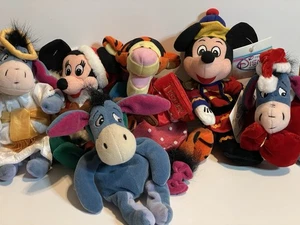 The Disney Store Mini Bean Bag Plush Lot Of 6 In Christmas Costumes!! - Picture 1 of 9