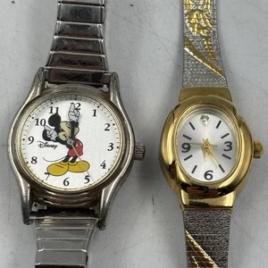 Lotto orologi donna Miyota AVO23QB/Disney MU 0467 Topolino - Foto 1 di 15