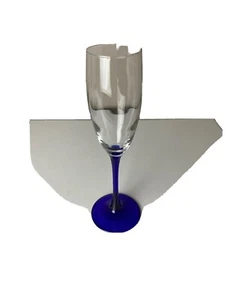 Klare Sektflöten mit kobaltblauen Stielen Made in France  - Bild 1 von 8