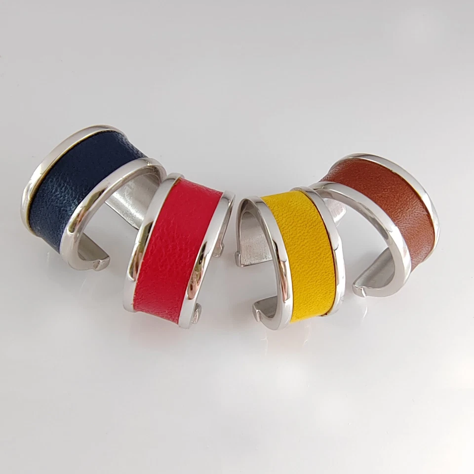 Anello Uomo Donna con Inserto in Pelle in Bronzo Rodiato Oro Bianco Regolabile - Immagine 1 di 4