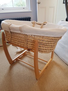 mamas and papas moses basket stand