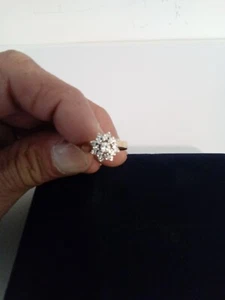 Ladys 10-14K Diamond Cluster Style Ring, with Gemologist appraisal certificate - Picture 1 of 8
