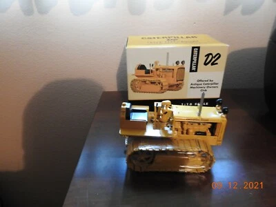 Caterpillar D2 Crawler Tractor 2003 NTTC - Spec Cast 1:16 Scale Model #CUST 773  - Image 1 of 4