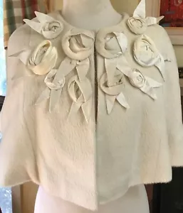 Liliana Castellanos Alpaca capelet suri with roses ivory - Picture 1 of 1