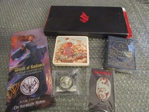 Nuevo kit de respaldo de palabras de resplandor paquete de botín Sanderson Stormlight Dragonsteel - Imagen 1 de 3