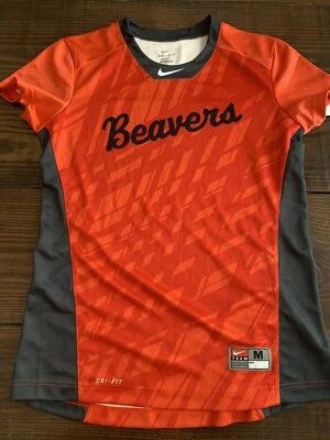 Camiseta deportiva de juego de softbol para mujer Nike Oregon State Beavers #23 talla M NUEVA CON ETIQUETA Foto 1 de 2