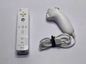 Original Nintendo Wii Remote (RVL-003) mit Nunchuck - Weiß - Bild 1 von 4