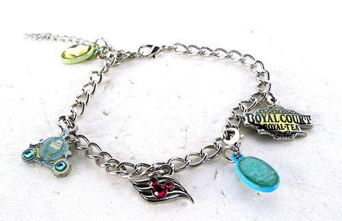 COACH BRACCIALE CHARM WALT DISNEY CRUISE BAMBINO CORTE REALE PIETRE CENERENTOLA ALLENATORE 7''