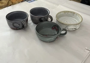 Vintage handgesponnen Keramik 4 Stück Chili Schüsseln Tassen gestempelt Böden 1 Set blau - Bild 1 von 20