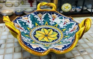 Cerámica Deruta - Cuenco de 8’’’ con asas geométricas hecho/pintado a mano en Italia. - Imagen 1 de 5