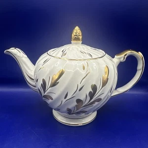 Teiera porcellana vintage Ellgreave corpo vortice bordo foglia oro Inghilterra #2639 - Foto 1 di 14