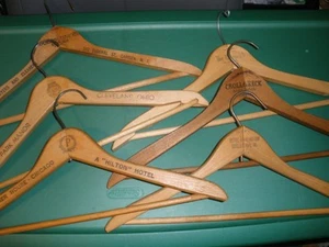 Lot of 6 Vintage Hotel & Advertising Businesses Wooden Hangers - Picture 1 of 8