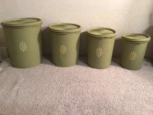Lot de bidons Tupperware vert olive années 70 - Photo 1/23