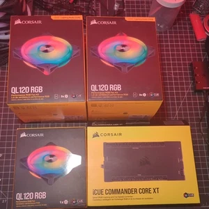 Ten (10) Corsair QL Series RGB fans - Black with original packaging and extras - Photo 1/5