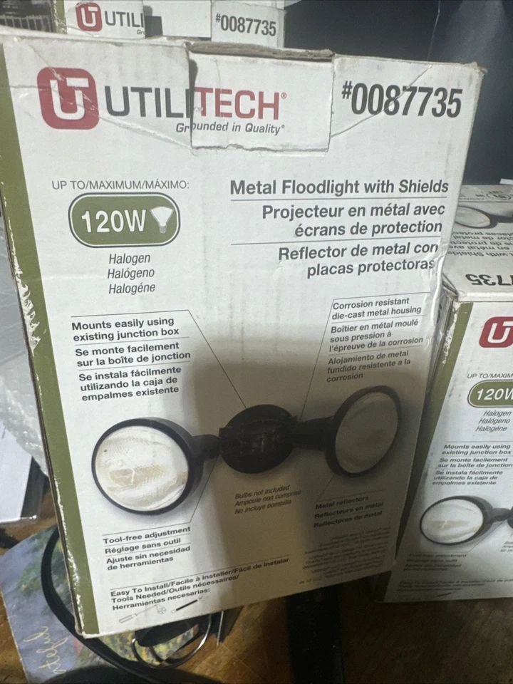 Utilitech Flood Light 2-Head Black Adjustable Light Back Plate Wall Eve Mounting - Image 1 of 1