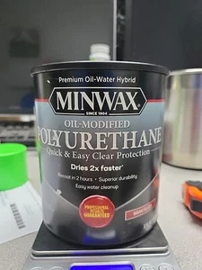 Poliuretano modificado con aceite Minwax 63015, brillo cálido, 1 cuarto - Imagen 1 de 4