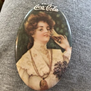 Vintage Coca Cola Pocket Purse Hand Mirror 1973 Advertising Art Ladies Coke - Picture 1 of 11