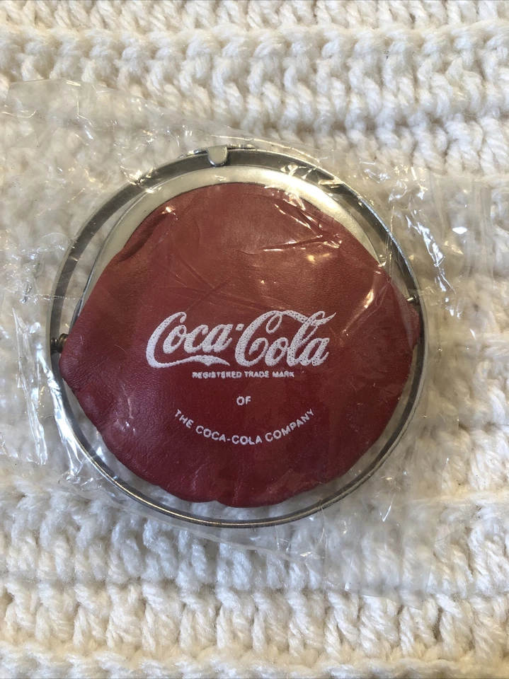 Carteira vermelha Coca Cola nova descontinuada - Imagem 1 de 2