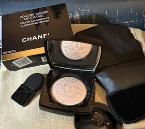 RARE CHANEL POUDRE SIGNÉE DE CHANEL Illuminating Powder Highlighter - Picture 1 of 2