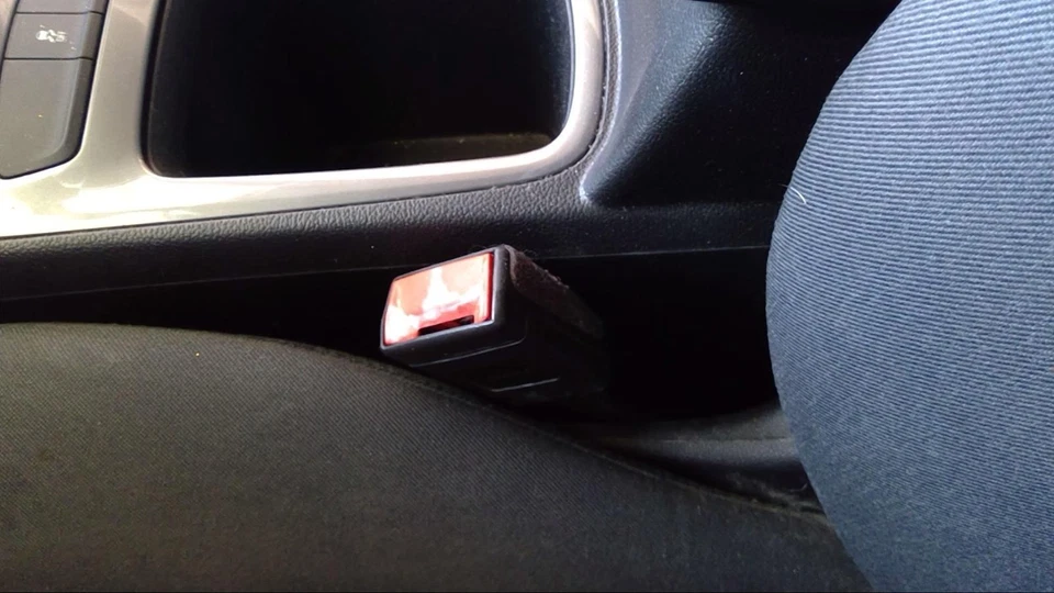 Used Front Left Seat Belt Front fits: 2018 Chevrolet Cruze bucket VIN B 4th digi Foto 1 de 4