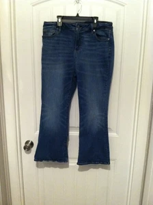 Pantalones de mezclilla Lands End para mujer ligeros-lavado medio talla 18 tiro medio corte bota curvilíneo - Imagen 1 de 12